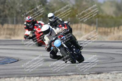 media/Dec-01-2025-Moto Forza (Mon) [[2daa91e15f]]/3-Beginner Group/Session 3 (Turn 3)/